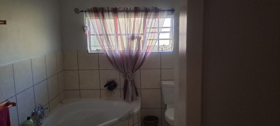 4 Bedroom Property for Sale in Rustenburg Rural North West
